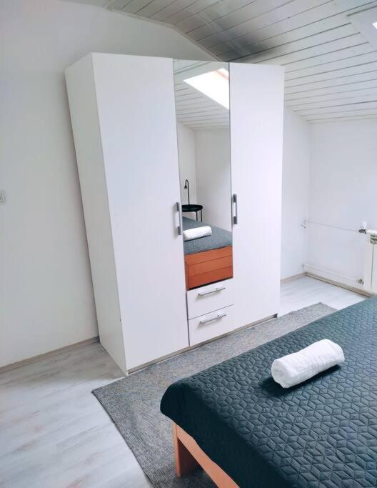 Udoban Stan Sa Terasom U Mirnom Okruzenju Apartment Zagreb Exterior foto