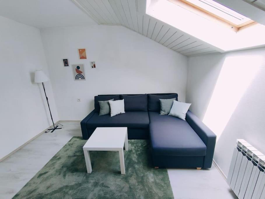Udoban Stan Sa Terasom U Mirnom Okruzenju Apartment Zagreb Exterior foto